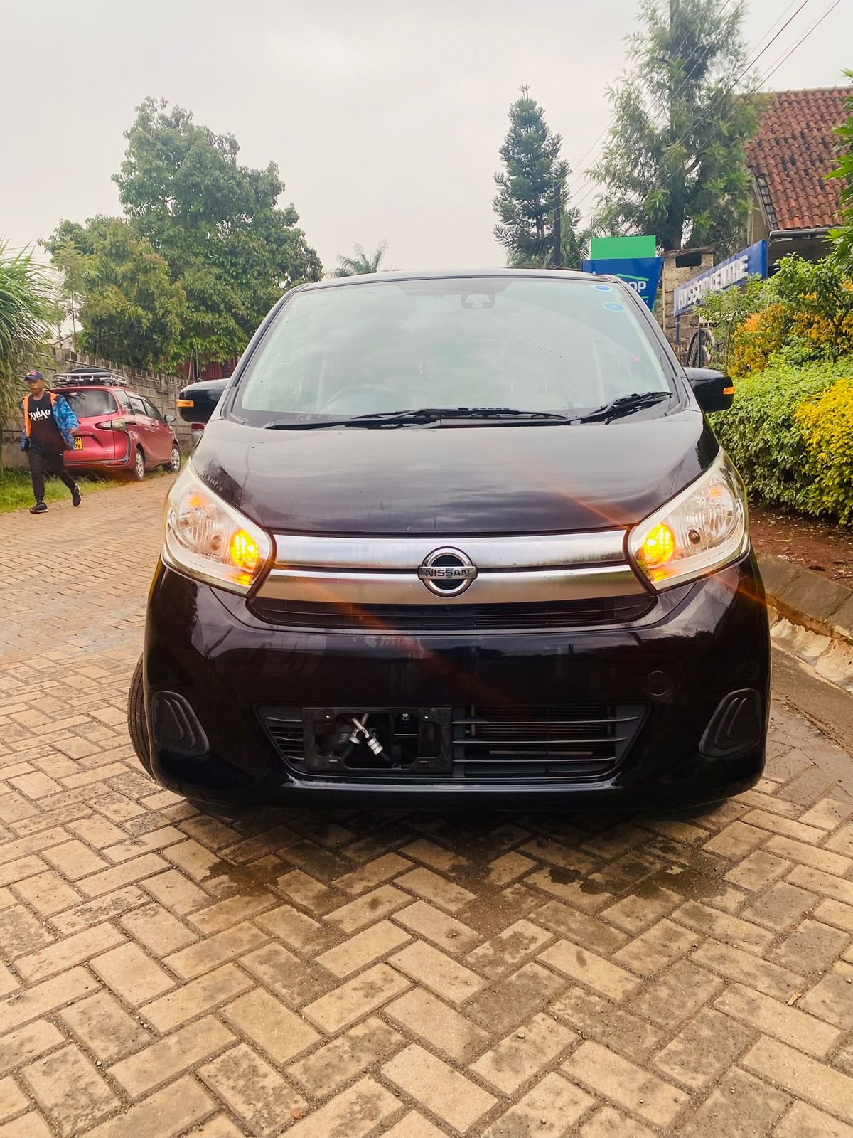 Vehicle photo thumbnail 6