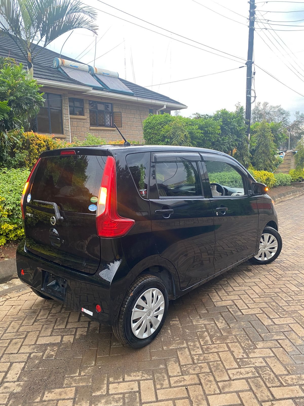 Vehicle photo thumbnail 3