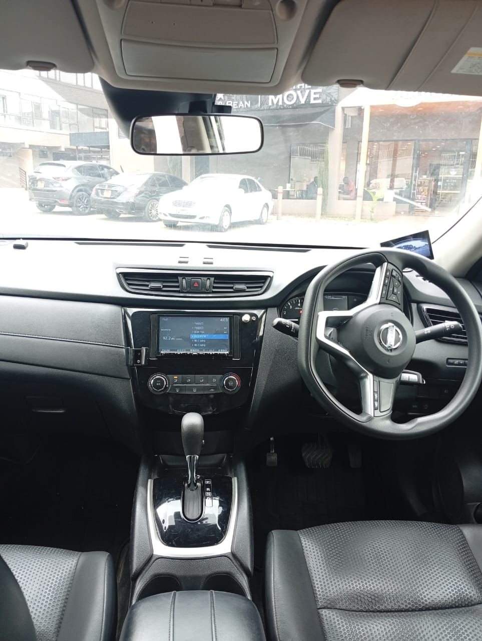 Vehicle photo thumbnail 2