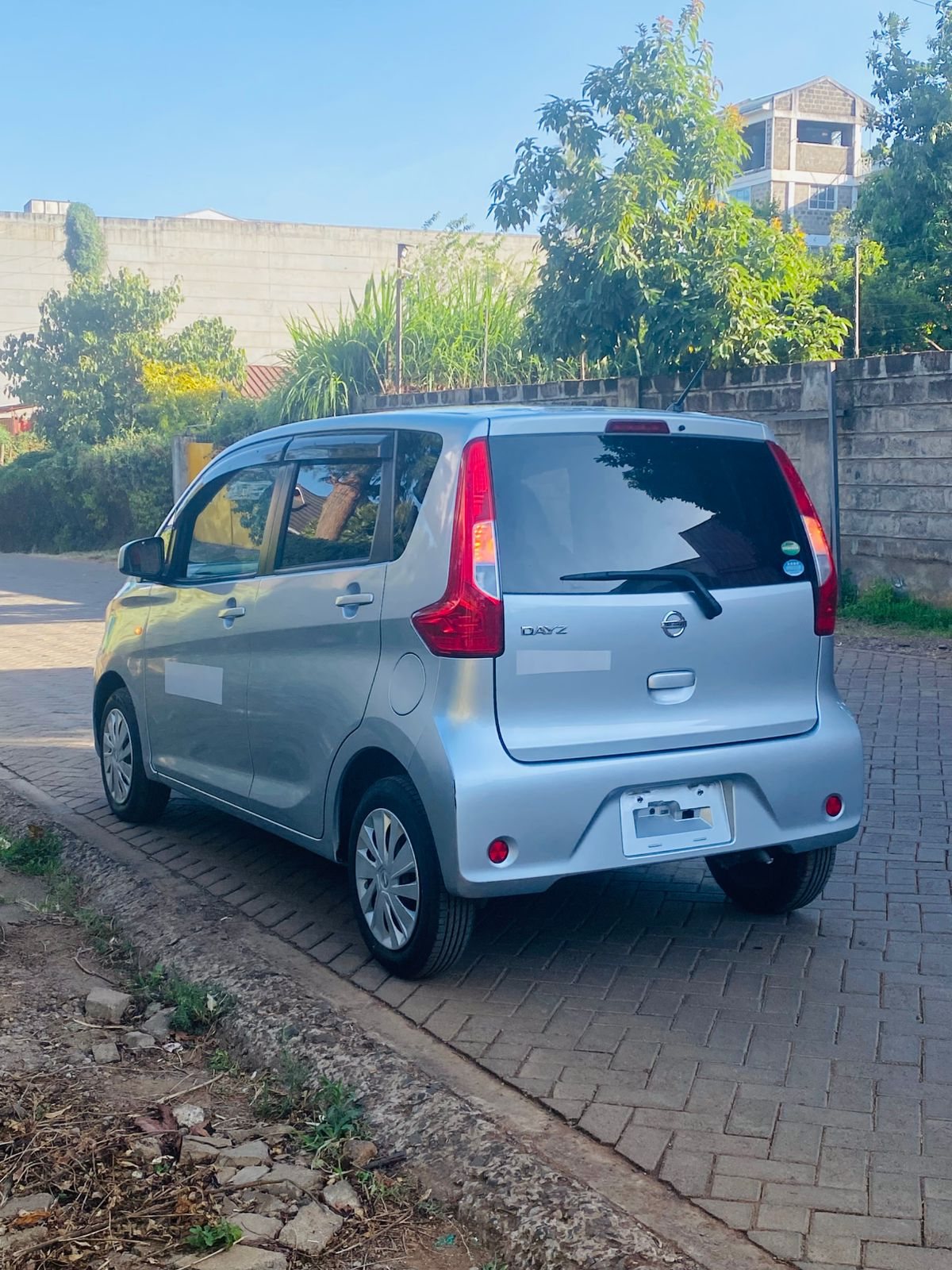 Vehicle photo thumbnail 4