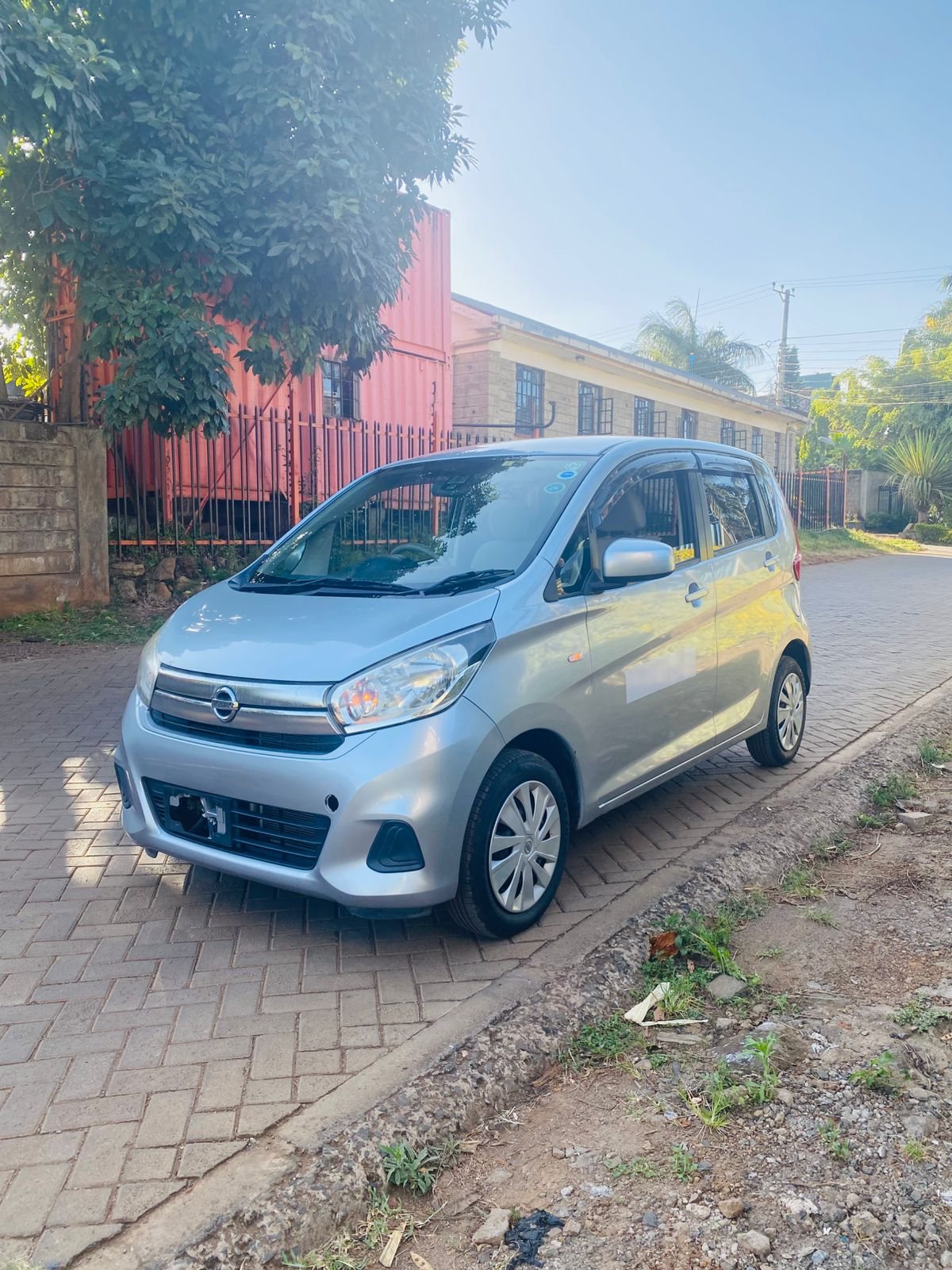 Vehicle photo thumbnail 2