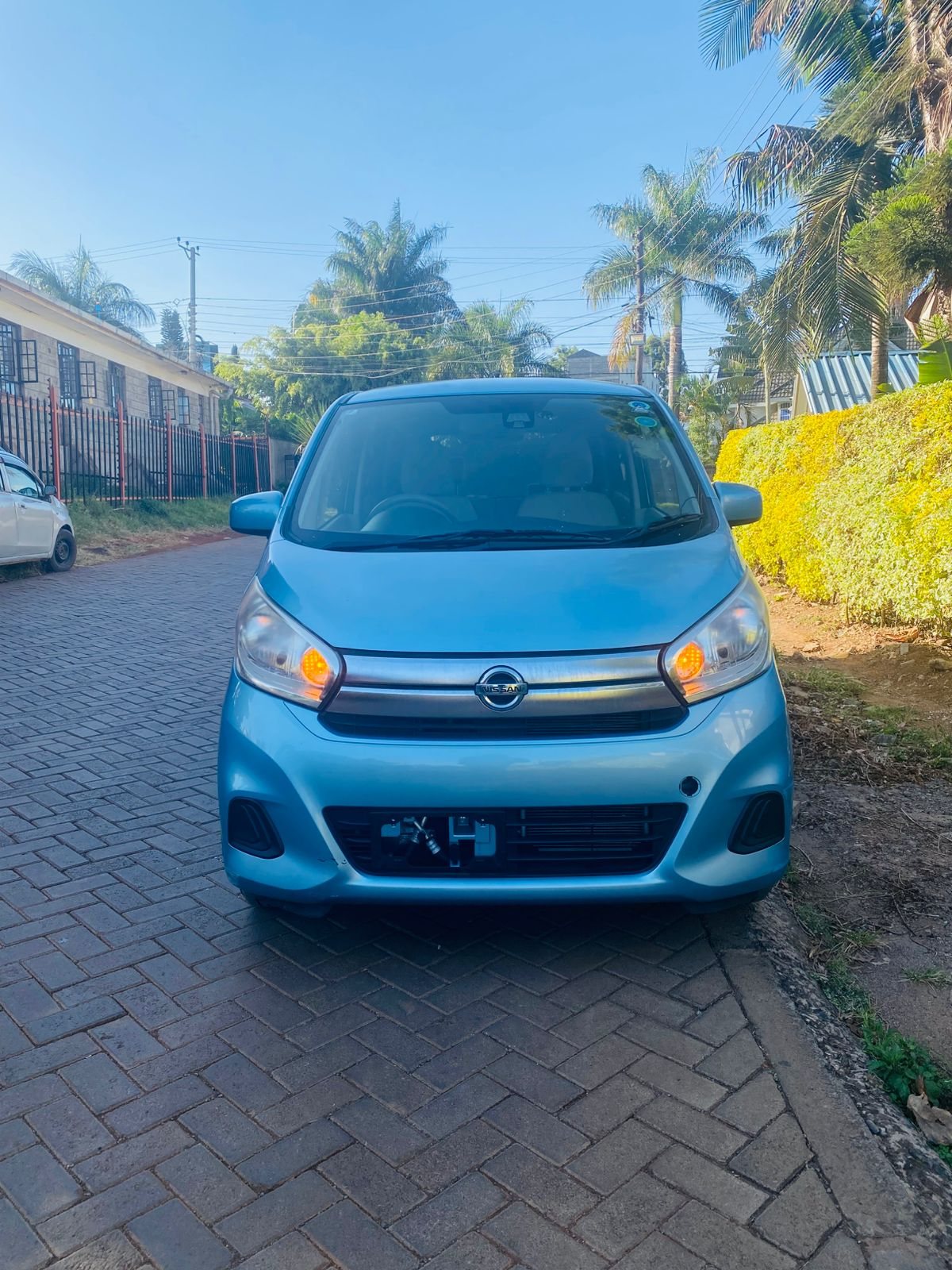 Vehicle photo thumbnail 5