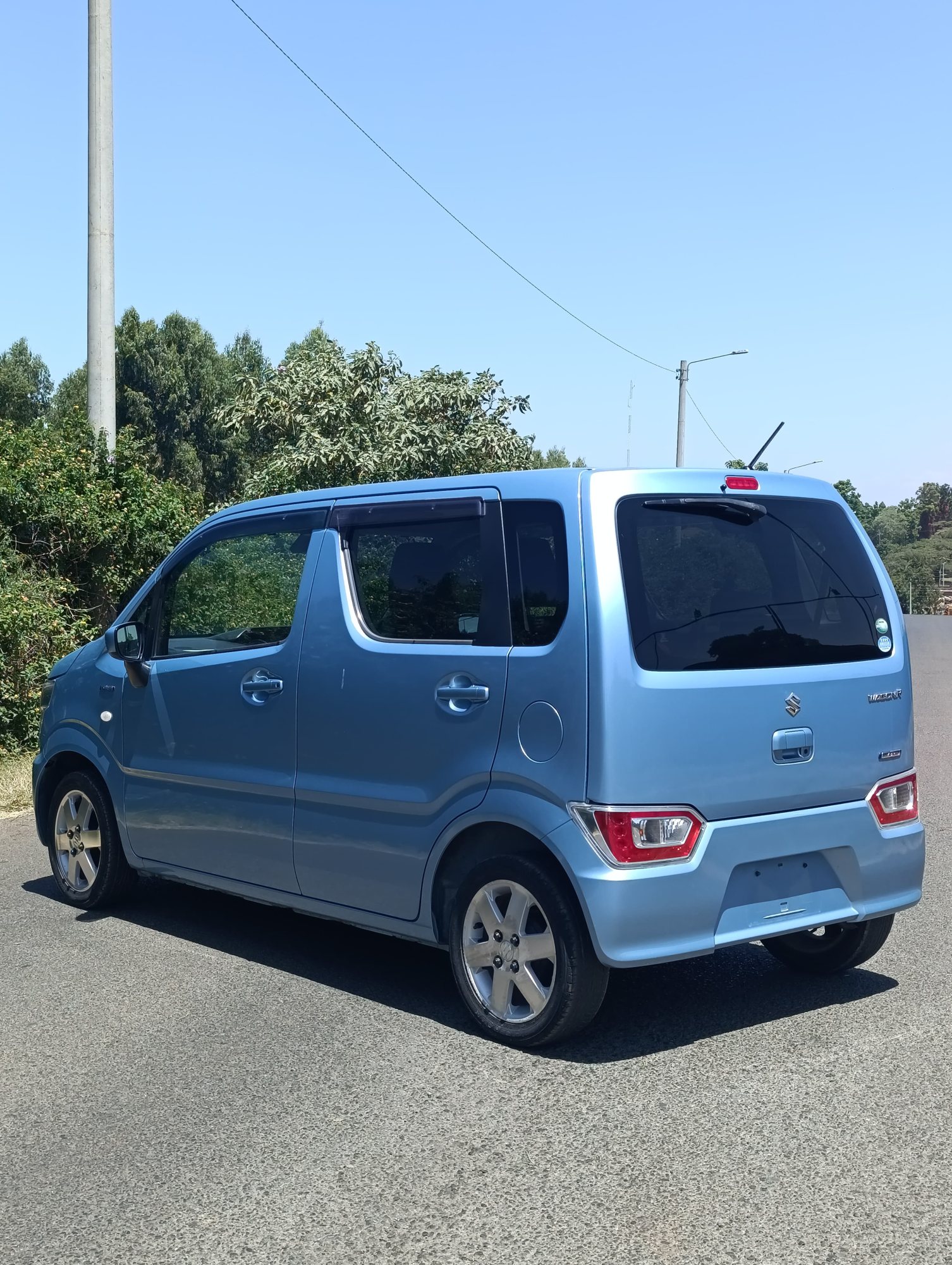 Vehicle photo thumbnail 4