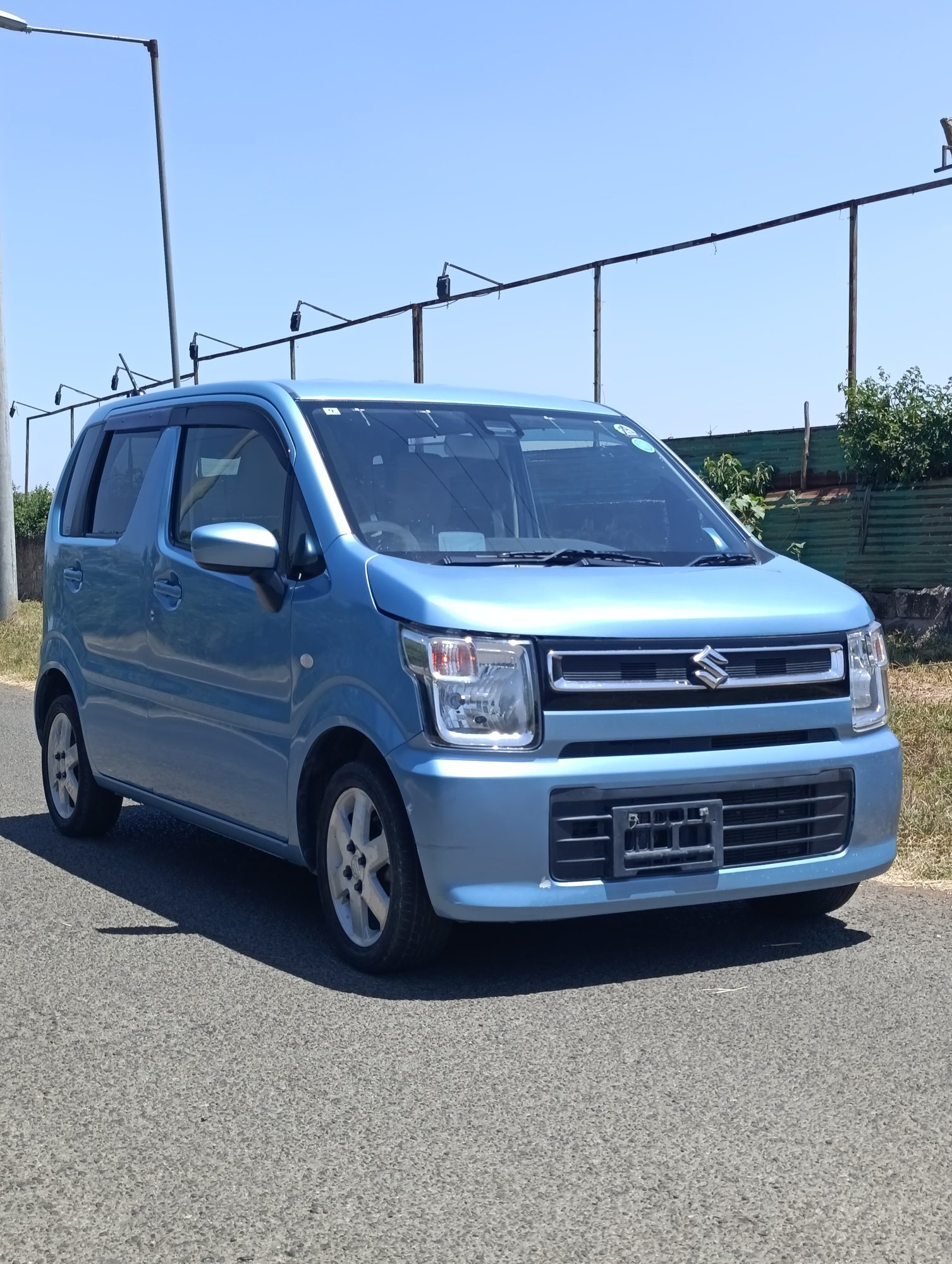 Vehicle photo thumbnail 3