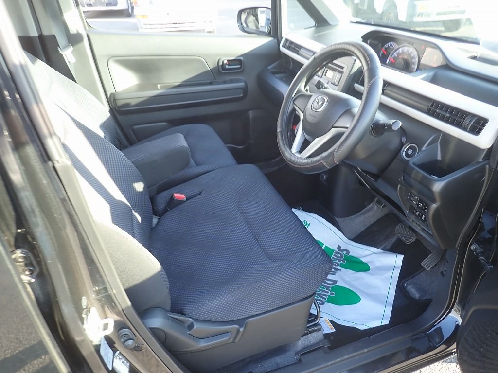 Vehicle photo thumbnail 4