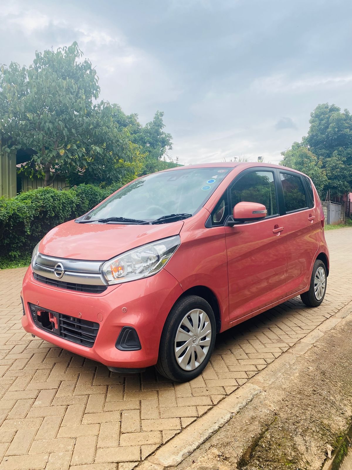 Vehicle photo thumbnail 5