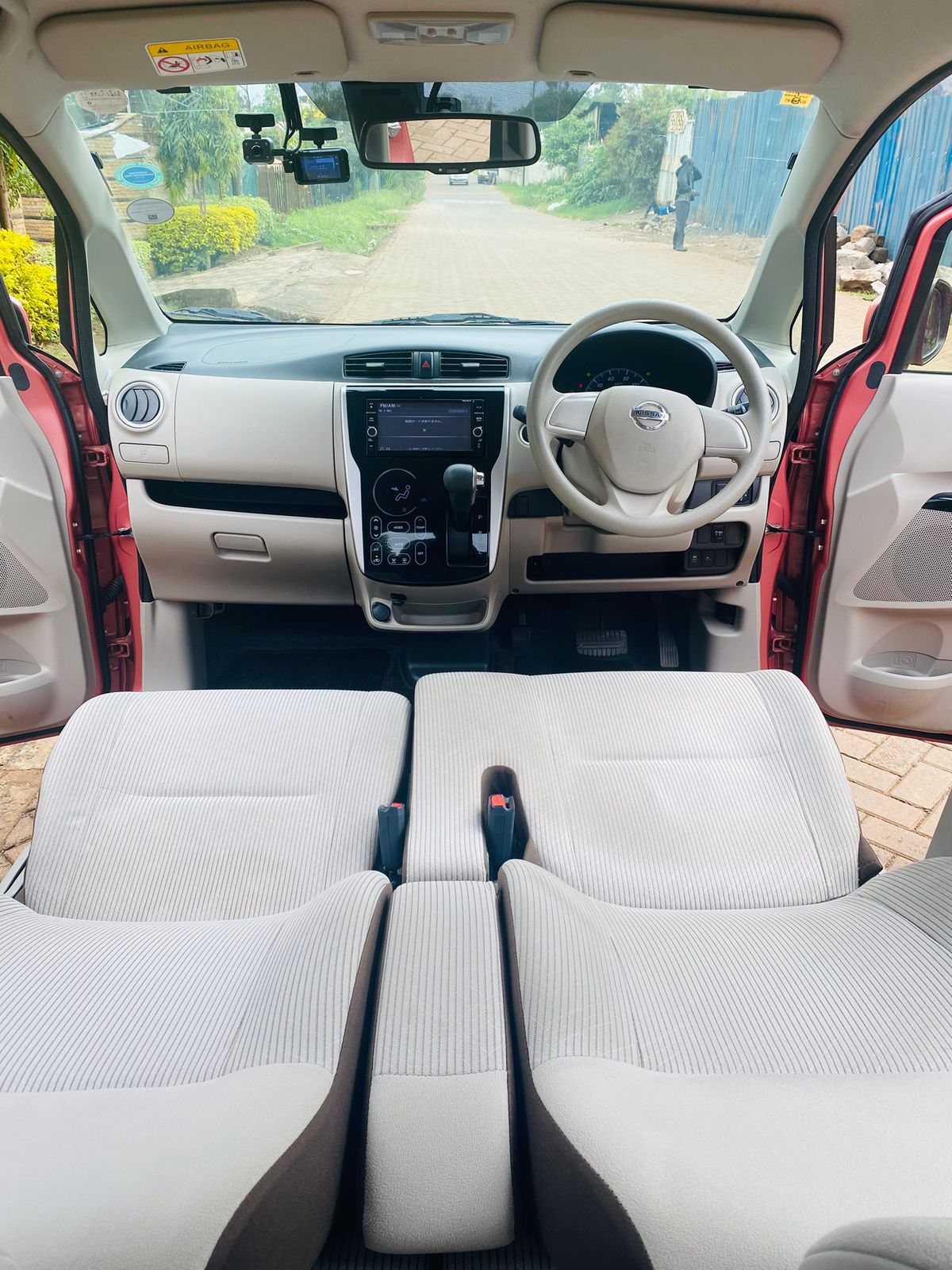 Vehicle photo thumbnail 4