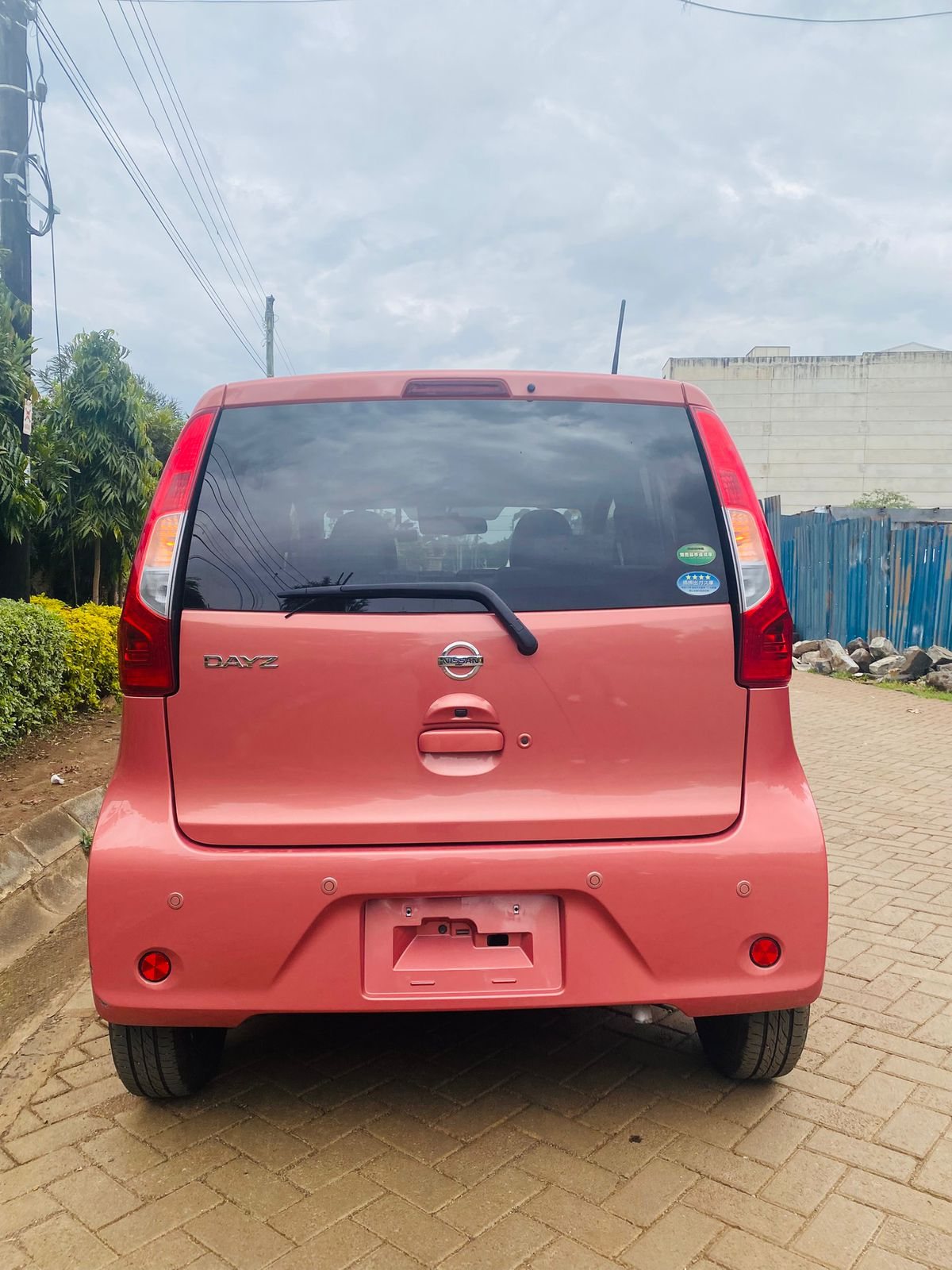 Vehicle photo thumbnail 2