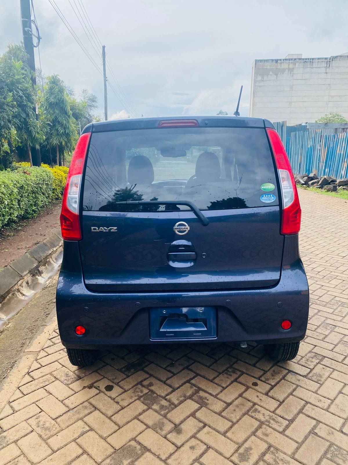 Vehicle photo thumbnail 4