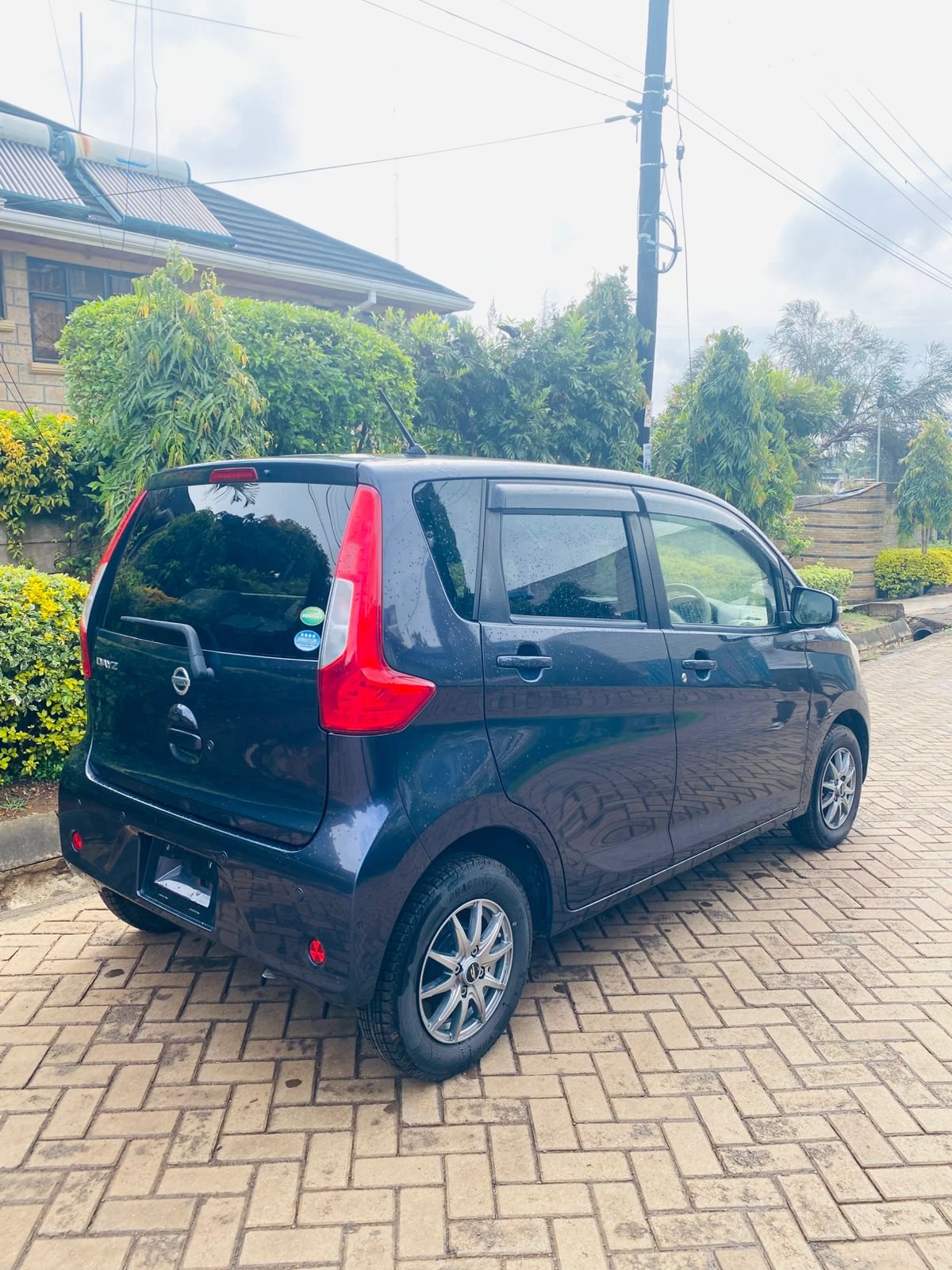 Vehicle photo thumbnail 2