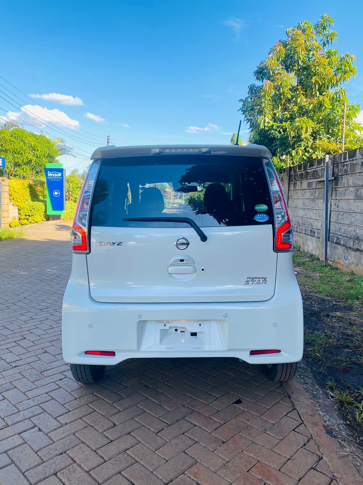 Vehicle photo thumbnail 2