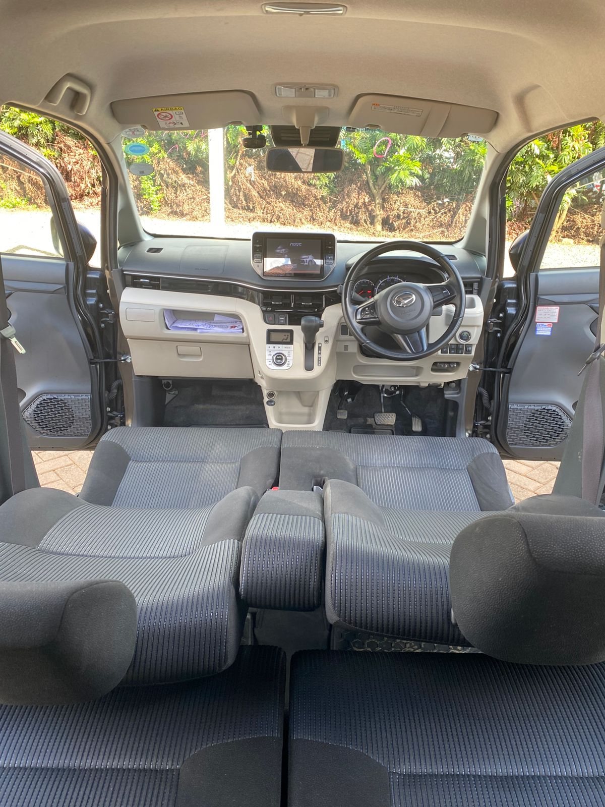 Vehicle photo thumbnail 2