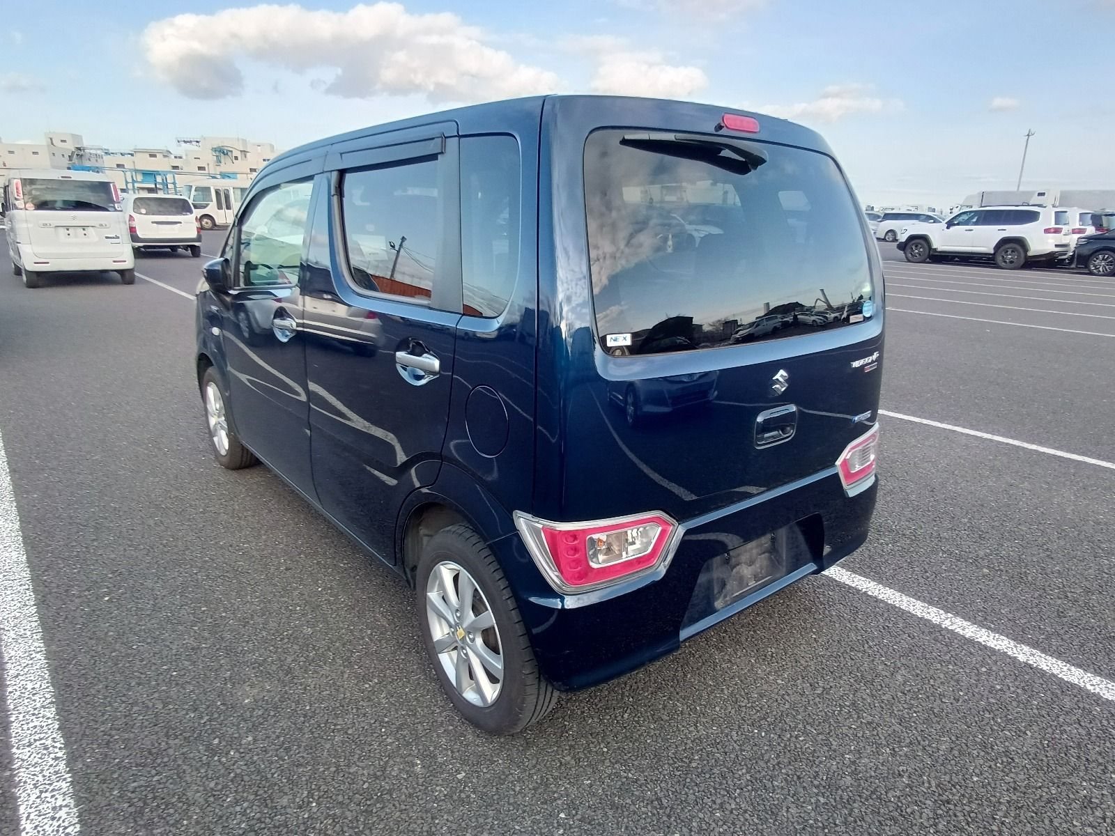 Vehicle photo thumbnail 2