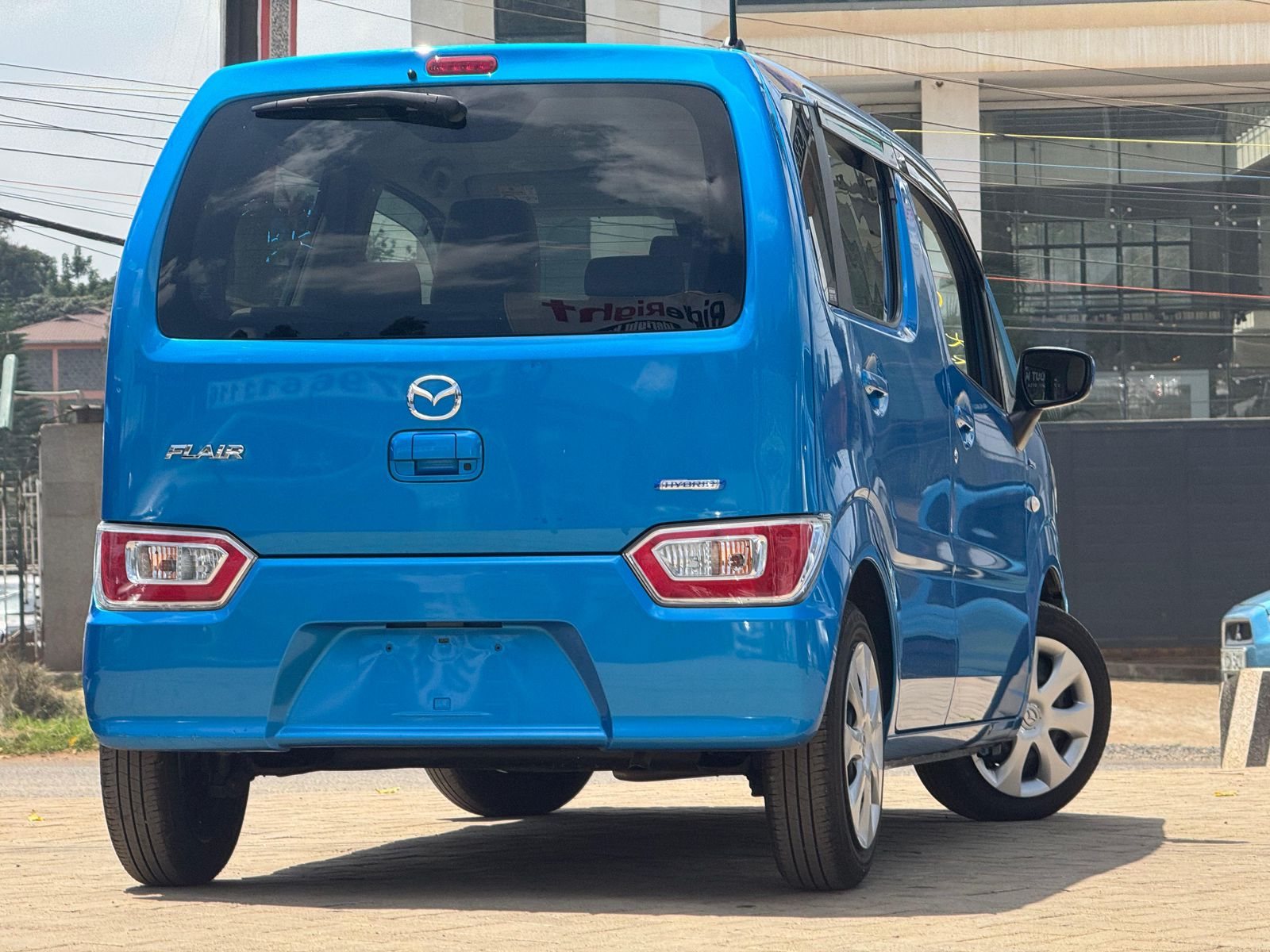 Vehicle photo thumbnail 4