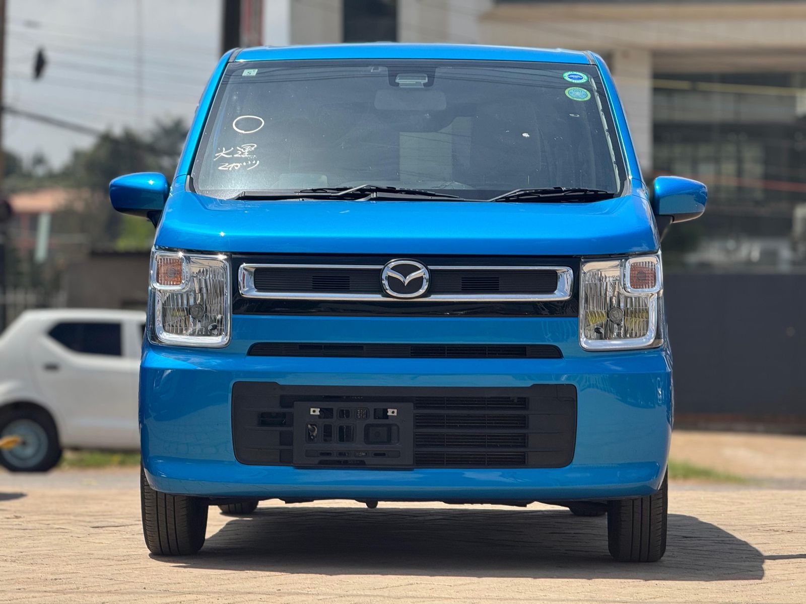Vehicle photo thumbnail 5