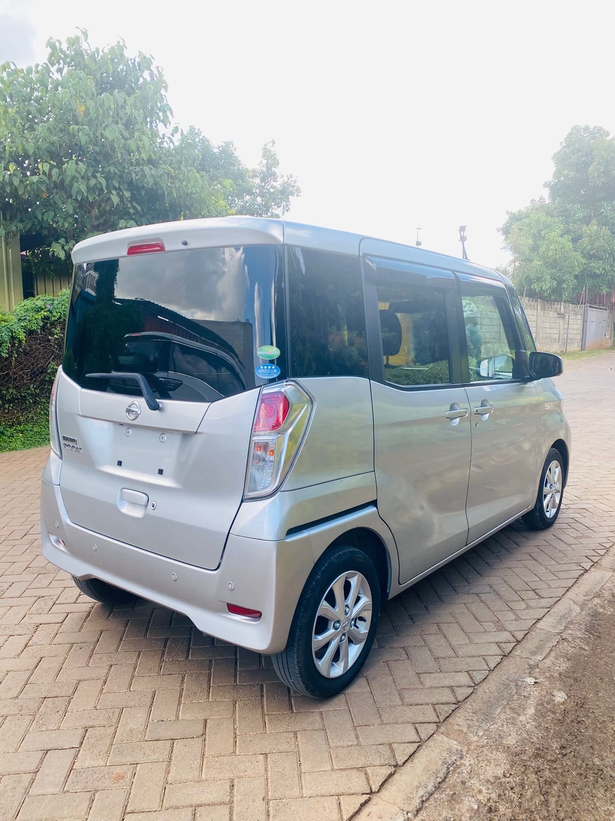 Vehicle photo thumbnail 4