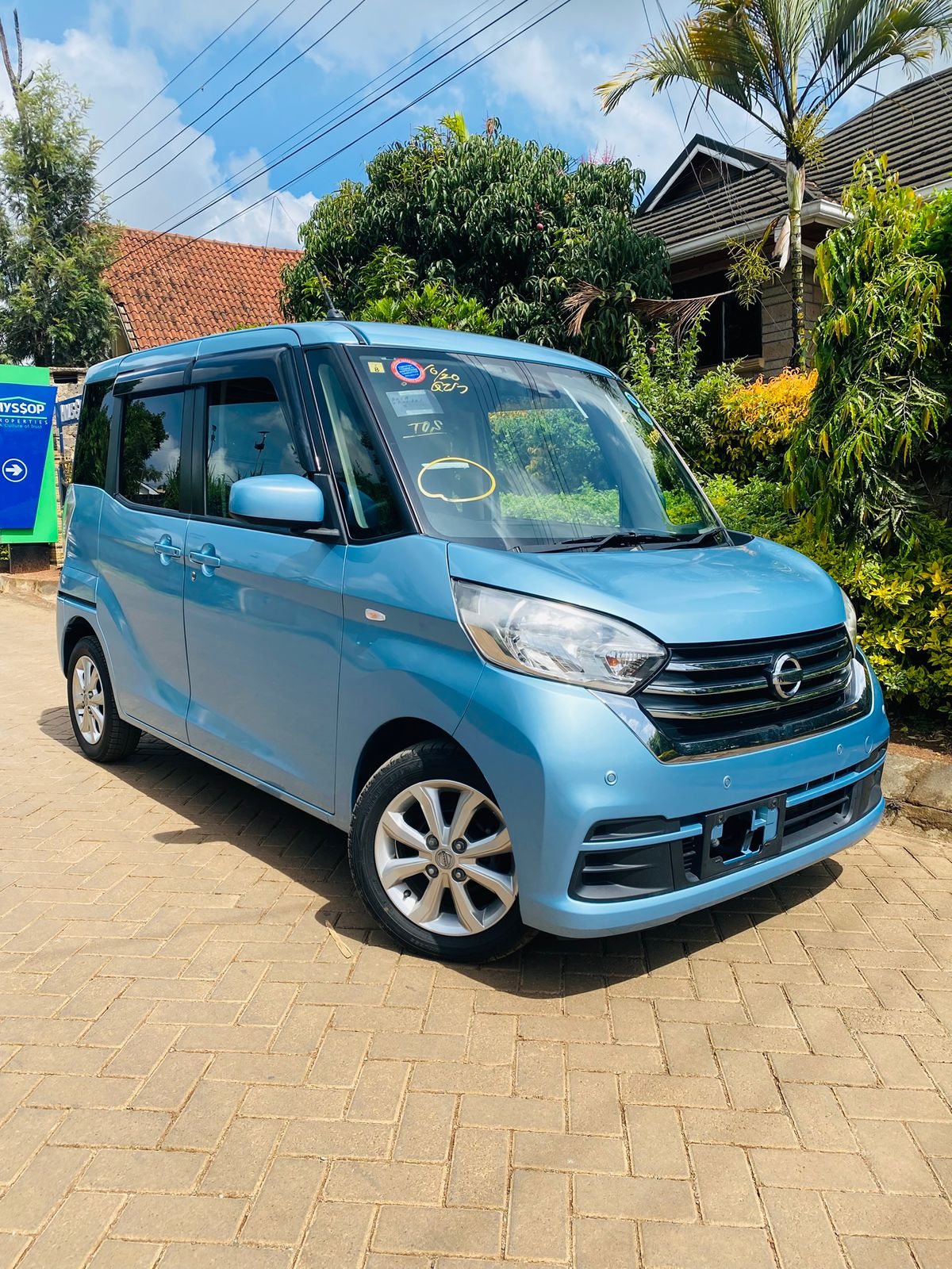 Vehicle photo thumbnail 5