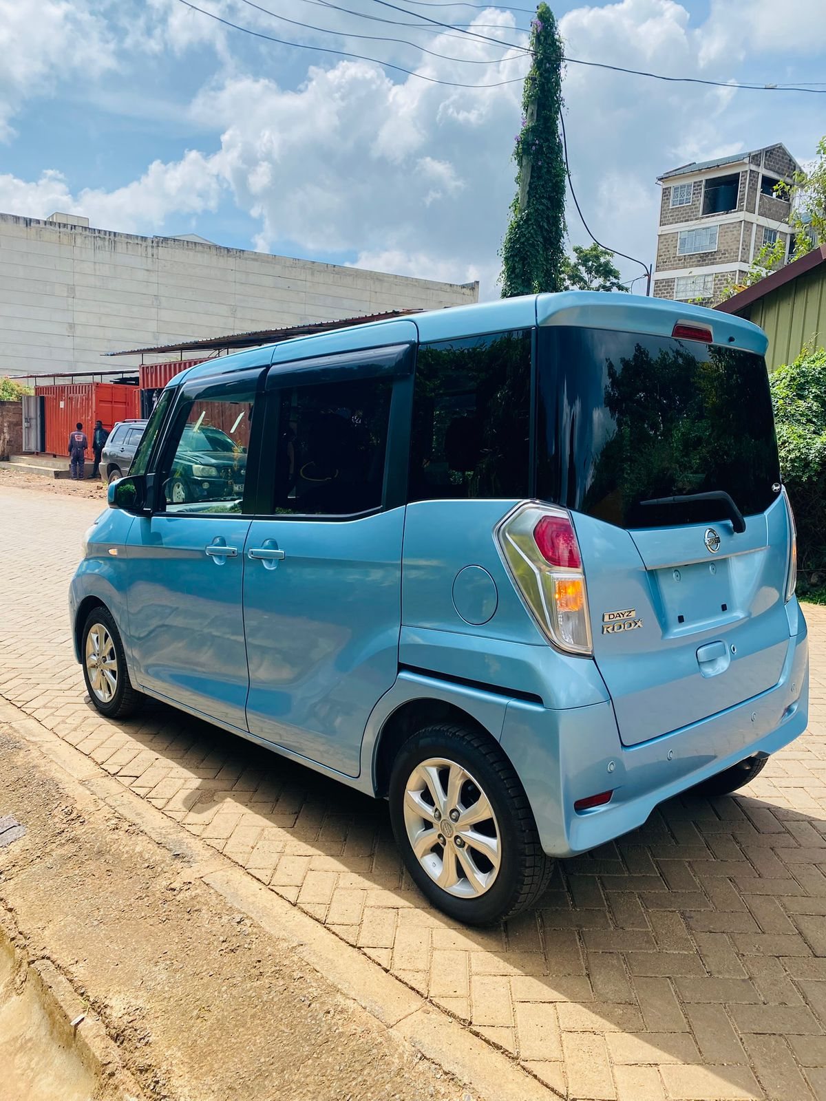 Vehicle photo thumbnail 3