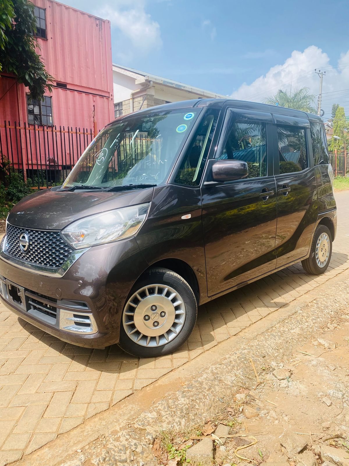 Vehicle photo thumbnail 2