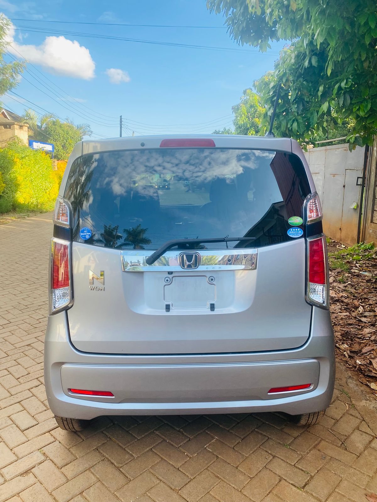 Vehicle photo thumbnail 2