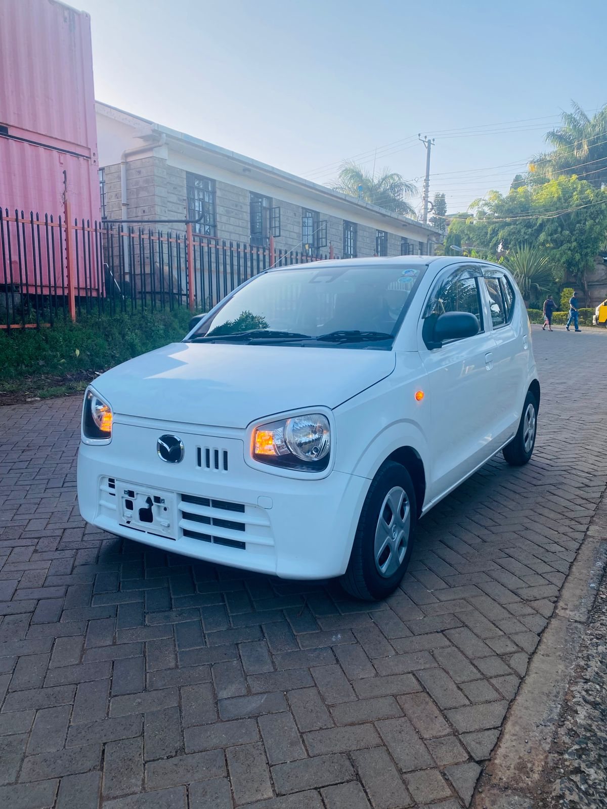 Vehicle photo thumbnail 4