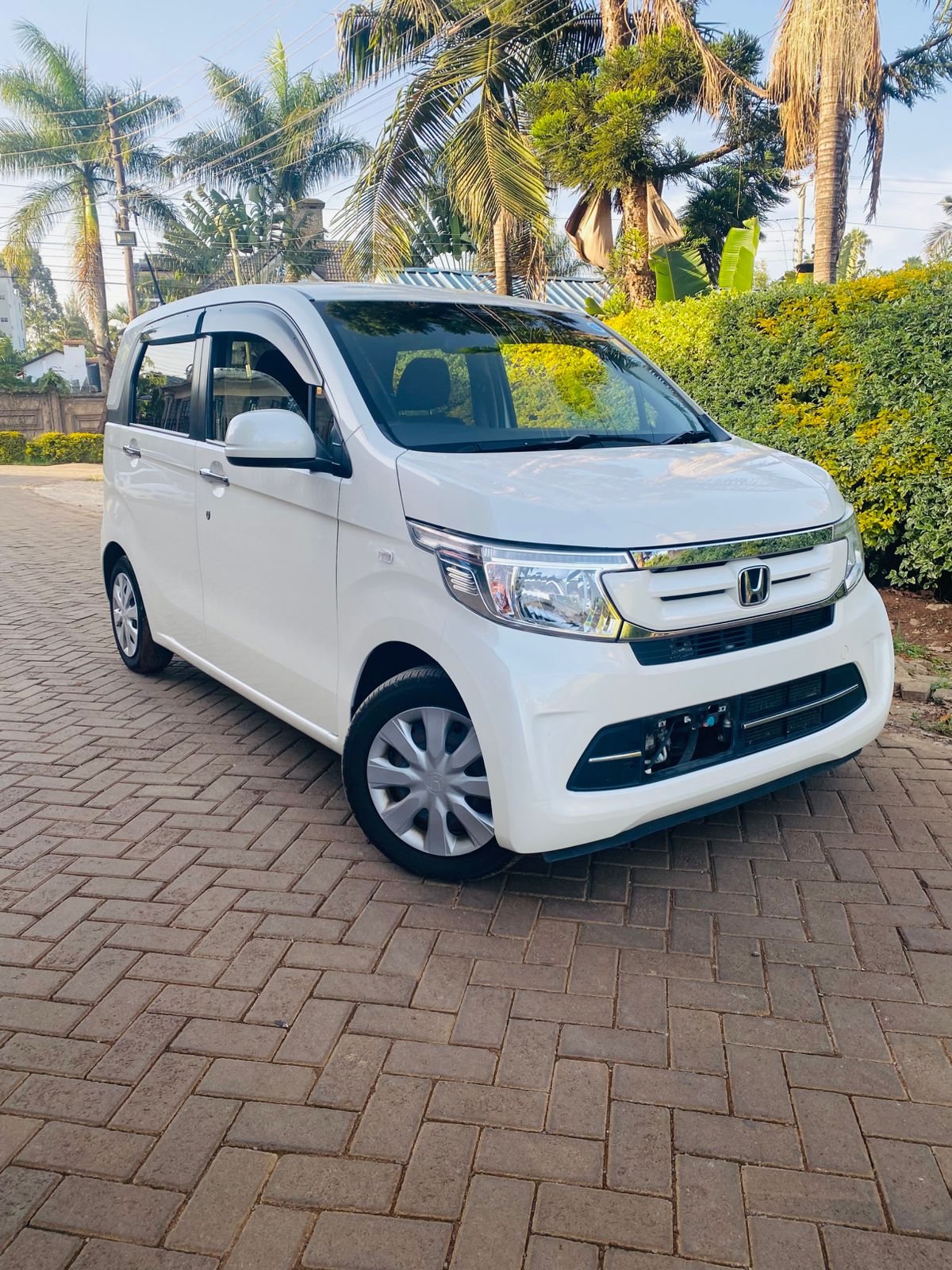 Vehicle photo thumbnail 5